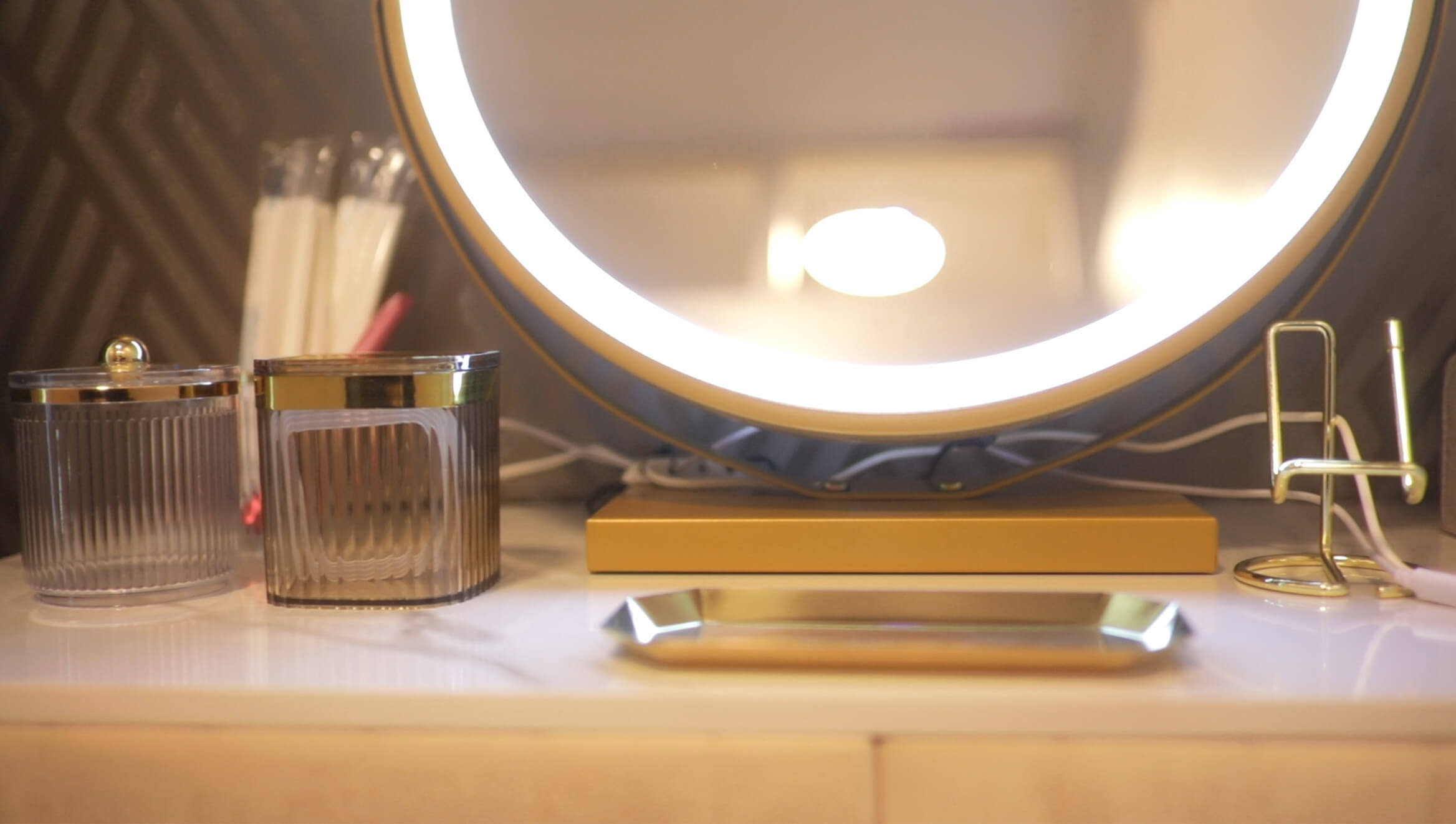 Total Self Salon MIRROR